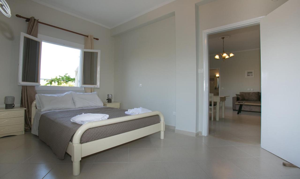 Babi'S Villa - Garden Apartment Lixouri Luaran gambar