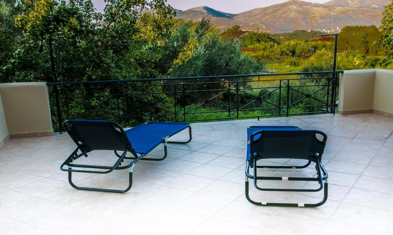 Babi'S Villa - Garden Apartment Lixouri Luaran gambar