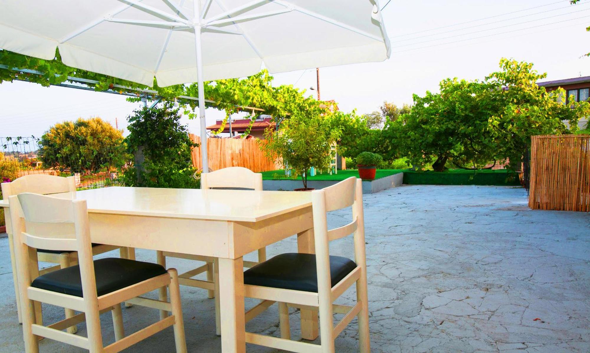 Babi'S Villa - Garden Apartment Lixouri Luaran gambar